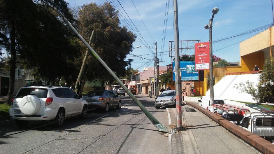 Un carro se accident&oacute; en la zona 5 capitalina. (Foto: Facebook/amilcarmontejoGT)