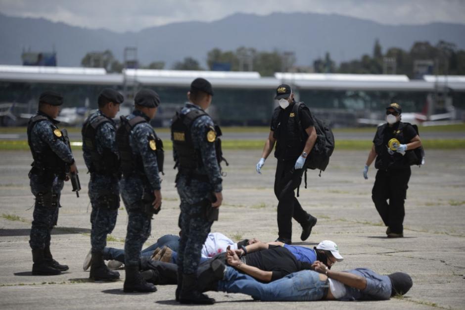 Cuatro terroristas fueron arrestados durante el simulacro. (Foto: Wilder López/Soy502)