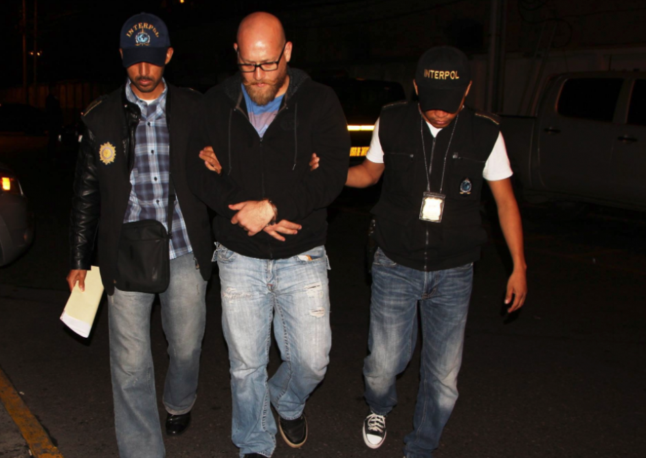 La detenci&oacute;n se realiz&oacute; en el aeropuerto cuando llegaba de El Salvador. (Foto: PNC)