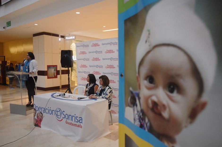 Puedes apoyar buscan en las tiendas participantes de Pradera Concepci&oacute;n las alcanc&iacute;as de Operaci&oacute;n Sonrisa. (Foto: Jes&uacute;s Alfonso/Soy502)