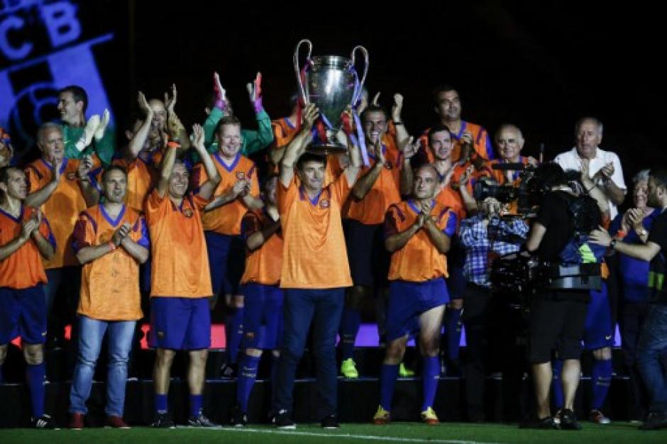 Los ganadores de la primera Champions de Barcelona se reunieron en el Camp Nou. (Foto: AFP)