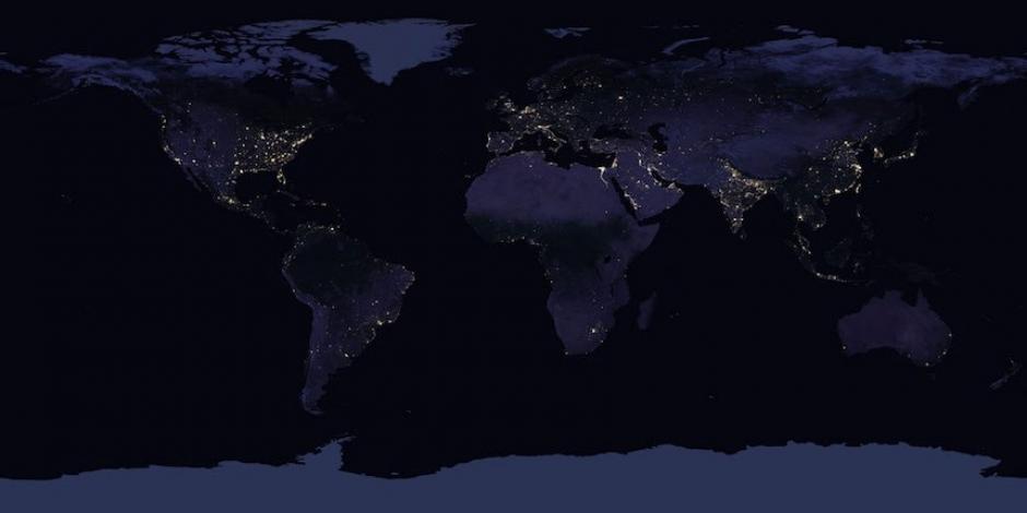 As&iacute; luce la tierra desde el espacio, sus luces brillan. (Foto: Nasa)&nbsp;