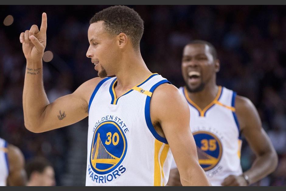 Curry y compa&ntilde;&iacute;a doblegaron a los Cavaliers. (Foto: NBA)