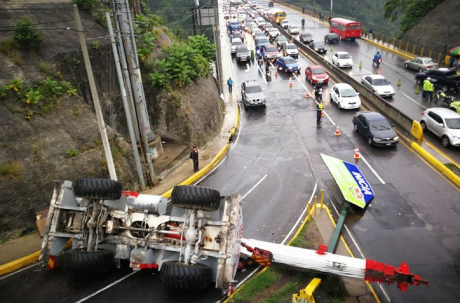 La pesada estructura aún no ha sido retirada del lugar. (Foto: Amilcar Montejo/PMT)