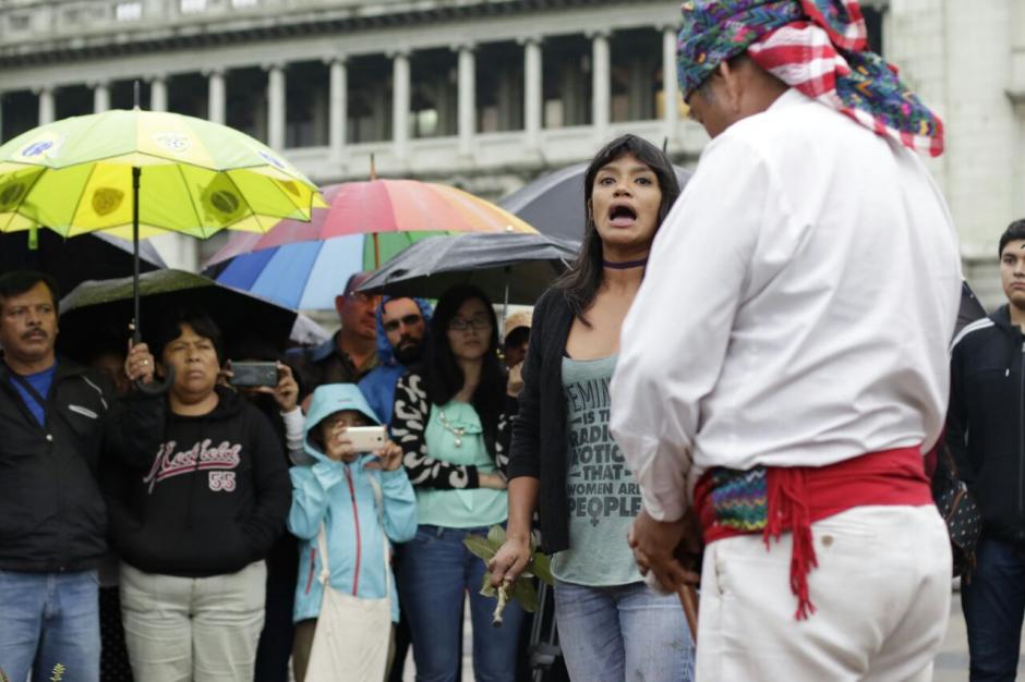 El homenaje se realiz&oacute; en la Plaza de la Constituci&oacute;n. (Foto: Alejandro Bal&aacute;n/Soy502)