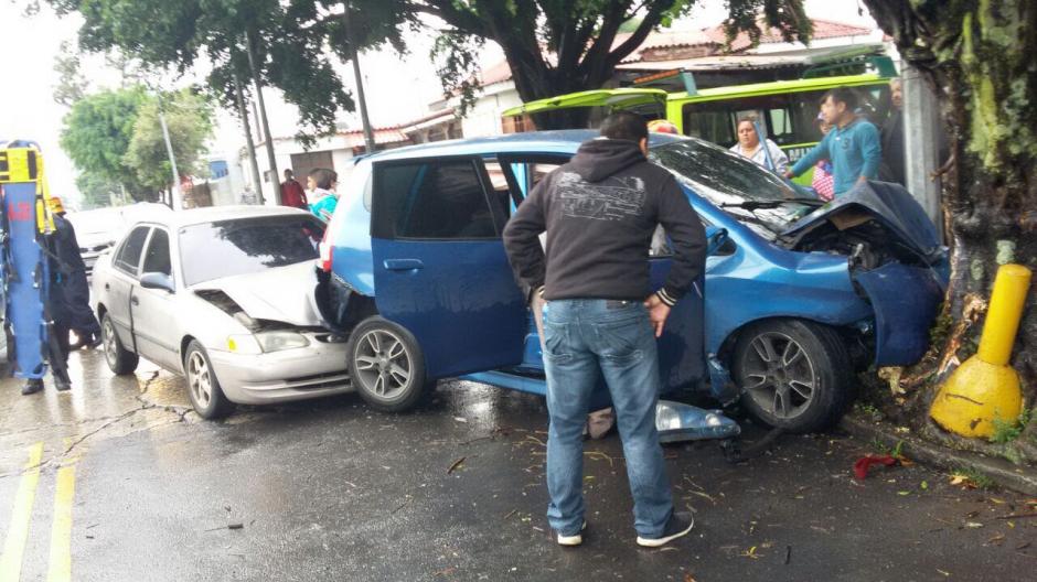 Un choque múltiple se registró en la zona 9 capitalina. (Foto: Amílcar Montejo/PMT)&nbsp;
