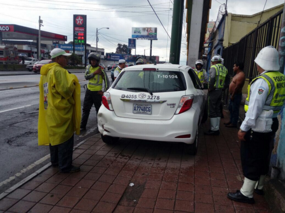 El taxista fue detenido por chocar contra otro veh&iacute;culo y agresi&oacute;n. (Foto: PMT)