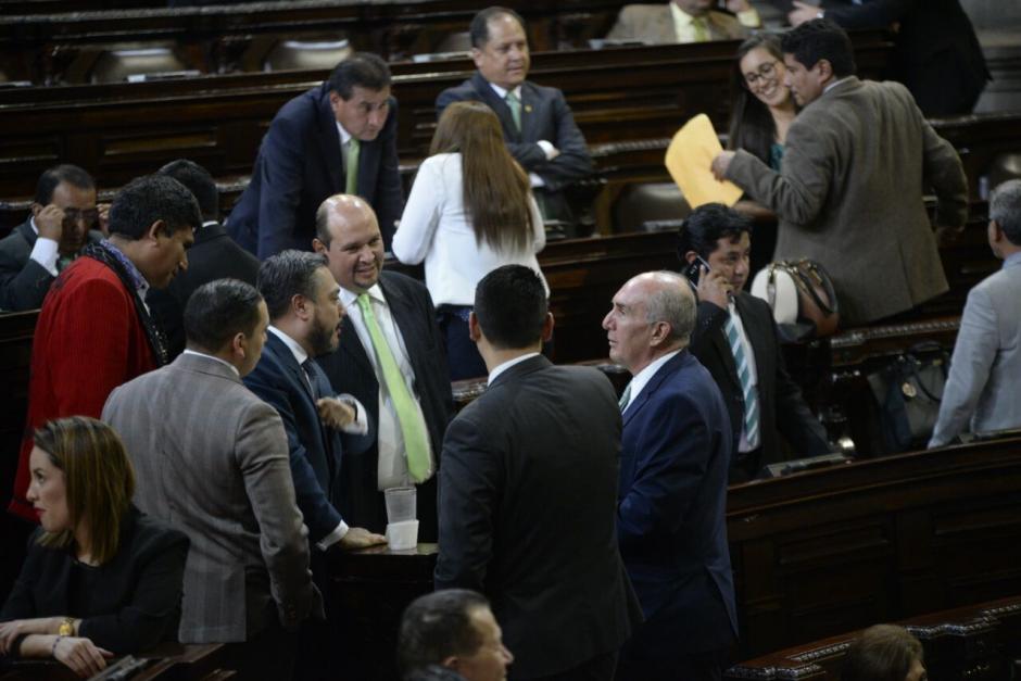 Los jefes de bloque conversaron en el hemiciclo, pero no llegaron a acuerdos. (Foto: Wilder L&oacute;pez/Soy502)