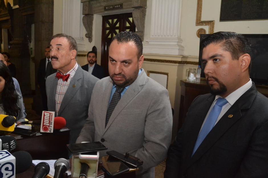 Los diputados que firmaron el contrato millonario le piden una disculpa al embajador de Estados Unidos por llamarlos "idiotas". (Foto: cortesía José Castro)