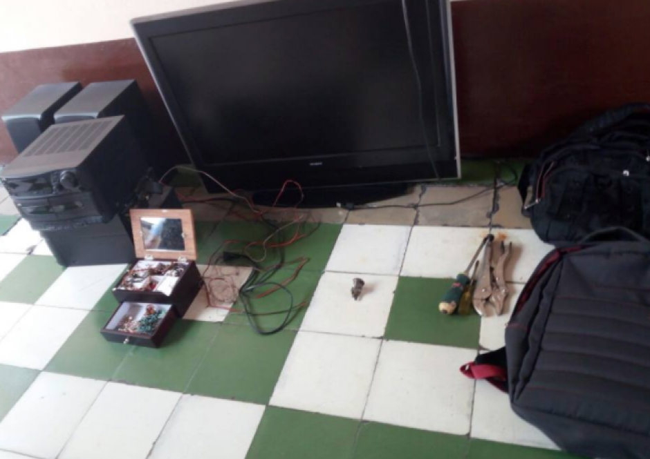 El valor del robo se estima en m&aacute;s de 4 mil quetzales. (Foto: PNC)