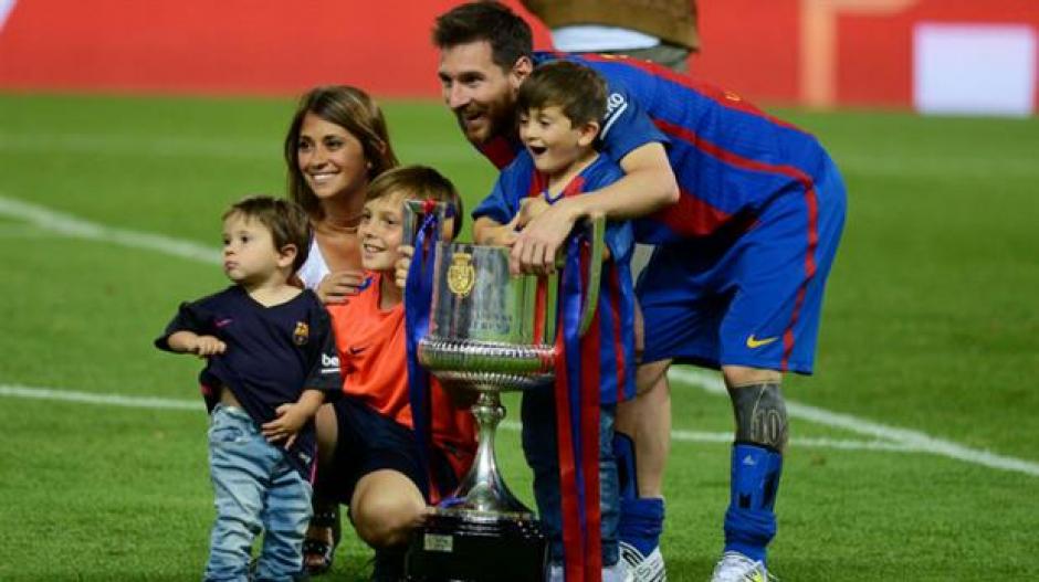 Lionel Messi festej&oacute; su cumplea&ntilde;os n&uacute;mero 30 al lado de su familia. (Foto: La Naci&oacute;n)