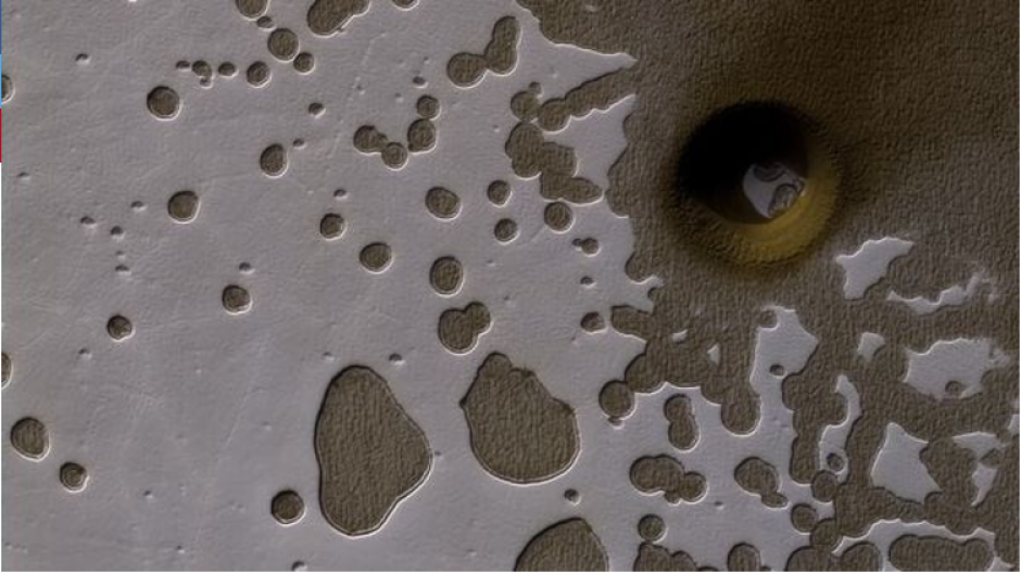 La NASA no logr&aacute; explicar el origen de este agujero de 100 metros de di&aacute;metro. (Foto: Infobae)