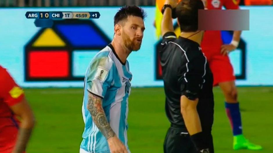 Messi insult&oacute; repetidamente a los &aacute;rbitros. (Foto: Twitter)