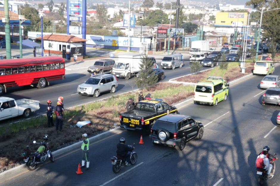 Un hombre de unos 30 a&ntilde;os fue atropellado y su cuerpo localizado horas despu&eacute;s del suceso. (Foto: Bomberos Municipales) 