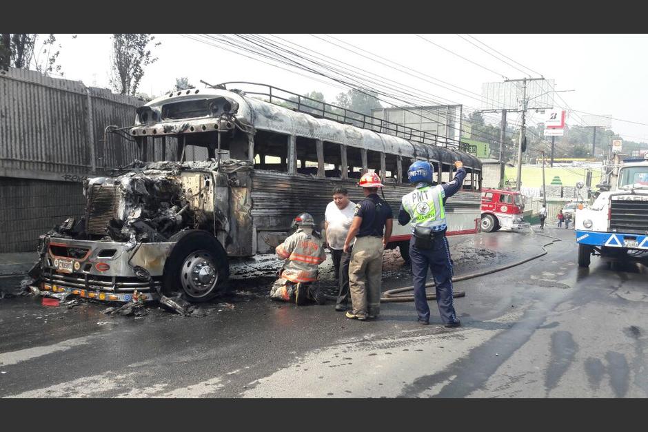 As&iacute; qued&oacute; el bus que se incendi&oacute; esta tarde. (Foto: Dalia Santos/PMT Villa Nueva) 