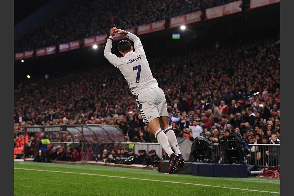 El delantero del Real Madrid festej&oacute; a su llegada la inauguraci&oacute;n del aeropuerto que llevar&aacute; su nombre. (Foto: Defensa Central)