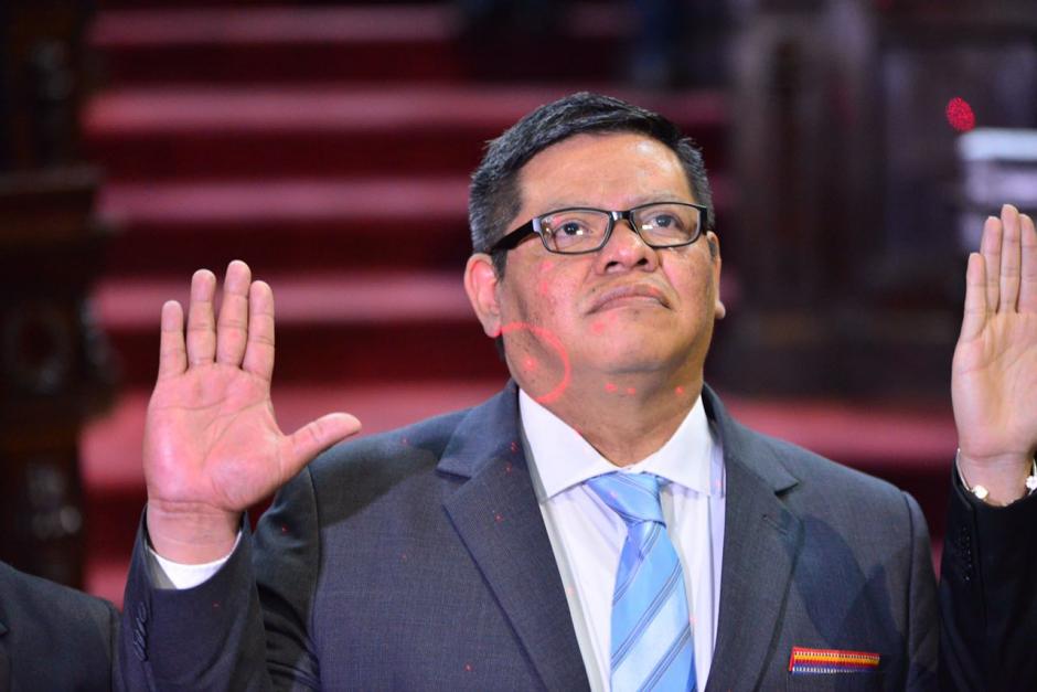 Juan Adriel Orozco fue juramentado como nuevo diputado en el Congreso. (Foto: Jes&uacute;s Alfonso/Soy502)