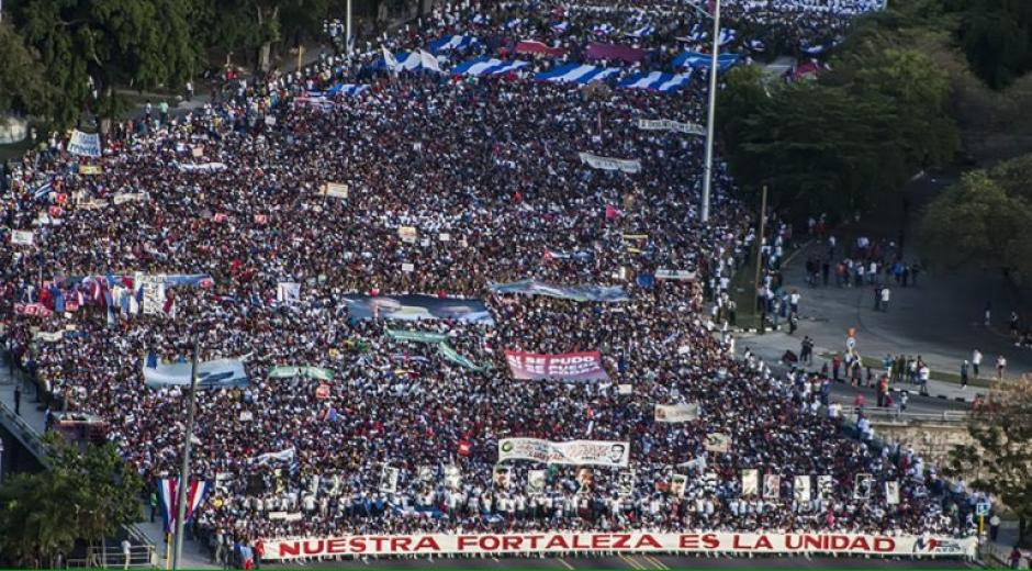 La manifestaci&oacute;n del 1 de mayo en Cuba tuvo un hecho historico en 2017. (Foto: Twitter)