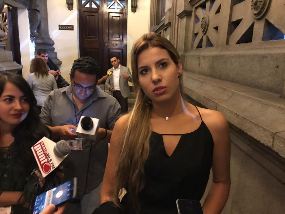 La modelo ingres&oacute; al palco diplom&aacute;tico como "acompa&ntilde;ante" de Giordano. (Foto: cortes&iacute;a Jos&eacute; Castro)