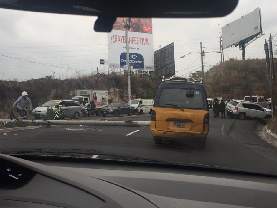 Dos carriles se encuentran inhabilitados a consecuencia del accidente. (Foto: Jessica Galdamez Mijangos&lrm;/Somos Ciudad San Crist&oacute;bal)