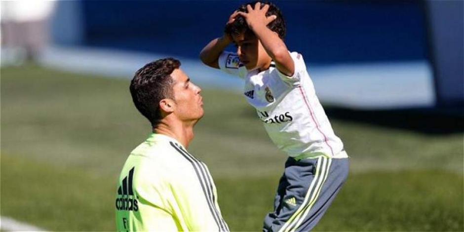 Cristiano Jr. ha demostrado que tiene la misma pasi&oacute;n por el f&uacute;tbol que su padre. (Foto: F&uacute;tbolRed)