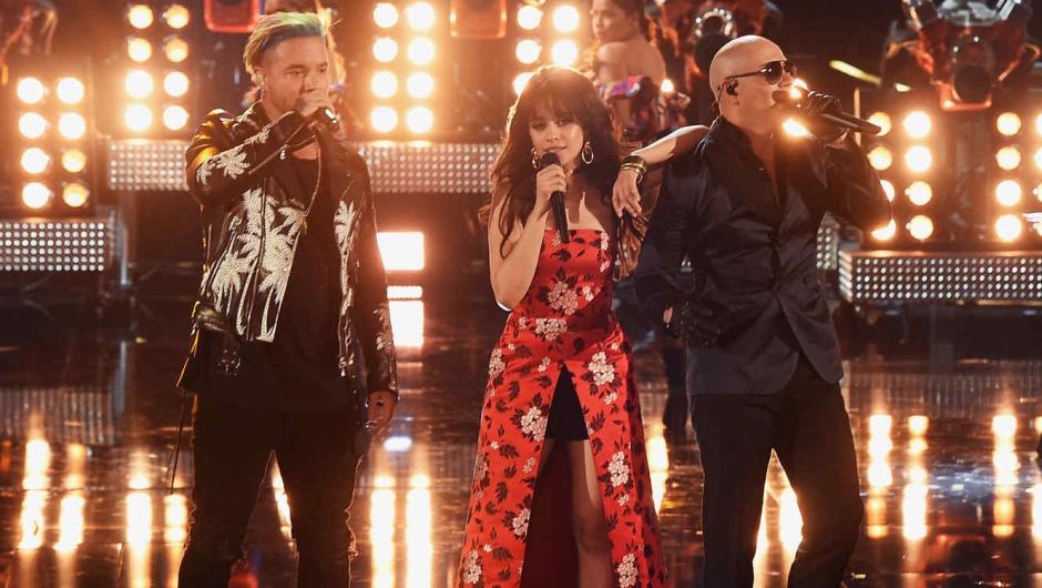 Las estrellas pusieron a todo el p&uacute;blico a bailar. (Foto: Telemundo.com)