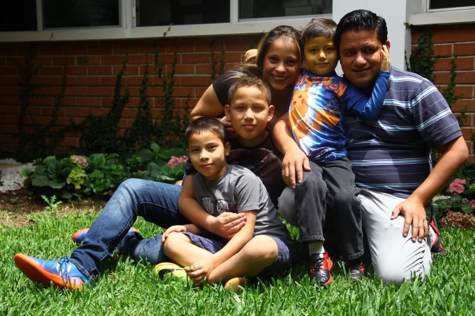 Adri&aacute;n necesita una cirug&iacute;a de emergencia para evitar las transfusiones cosntantes. (Foto: Alexis Batres/Soy502)