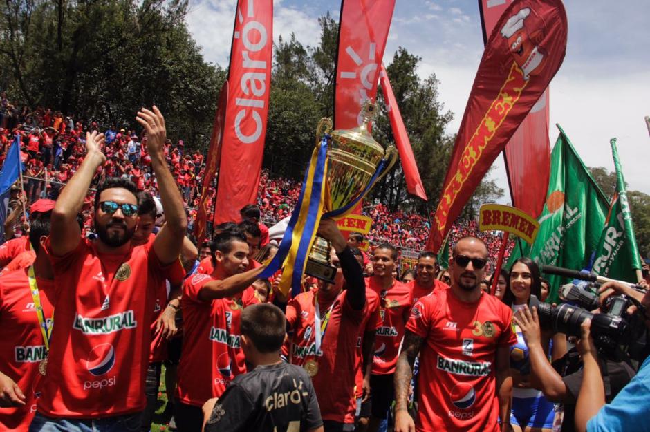 Municipal festej&oacute; a lo grande, pero se not&oacute; la ausencia de uno de sus jugadores estelares. (Foto: Fredy Hern&aacute;ndez/Soy502)