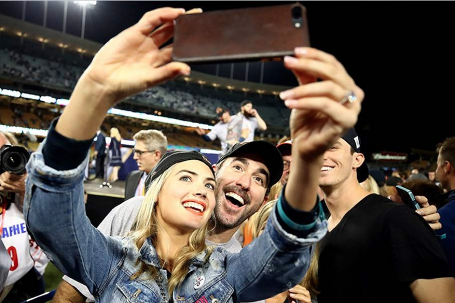 Kate Upton celebró por todo lo alto el triunfo de los Astros de Houston. (Foto: AFP)