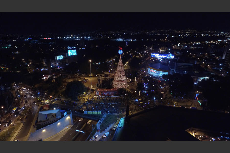 Más de 1 millón 500 mil luces LED adornarán el Árbol Gallo 2017 (Foto: George Rojas/Soy502)