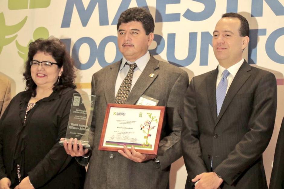 Marco Antonio Villatoro Bámaca enseñó a sus alumnos en San Marcos a sembrar hortalizas y crearon huertos familiares. (Foto: Alejandro Balán/Soy502)