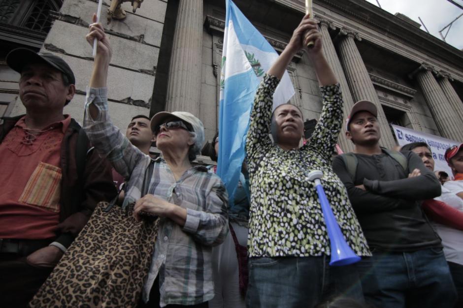 Personas de diferentes sectores participaron en la marcha organizada por la Usac. (Foto: Alejandro Bal&aacute;n/Soy502)