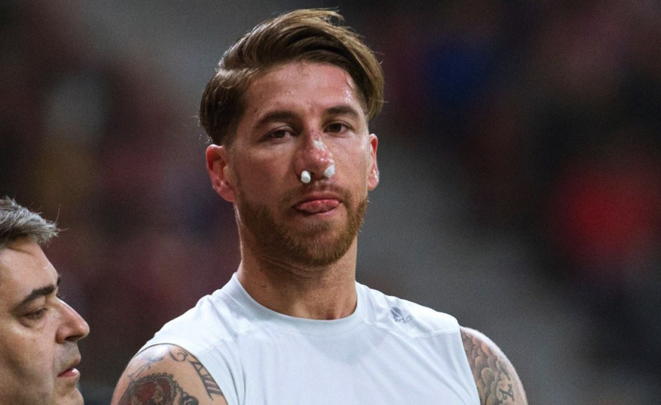 Sergio Ramos abandon&oacute; el encuentro tras recibir una patada en la cara. (Foto: Twitter)