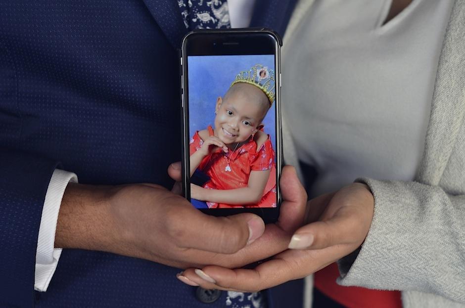 Valeria Mendoza es la pequeña que, por su lucha contra el cáncer, ganó el corazón de Luis Fonsi. (Foto: Selene Mejía/Soy502) 
