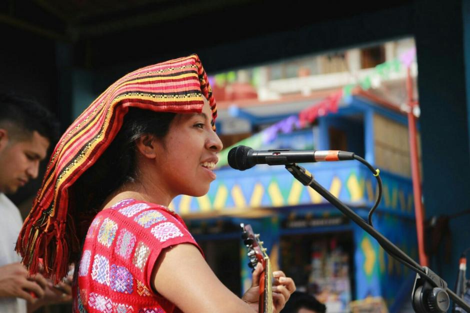 Sara Curruchich inicia su gira por Guatemala. (Foto: Xun Ciin)