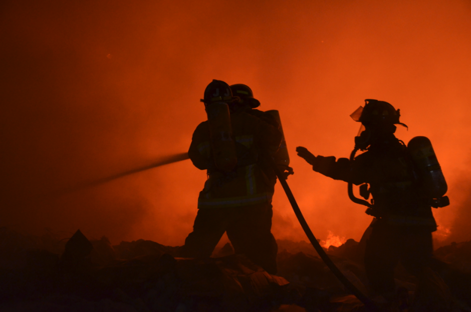 Seis compa&ntilde;&iacute;as de Bomberos Voluntarios acudieron al llamado. (Foto: Bomberos Voluntarios) 