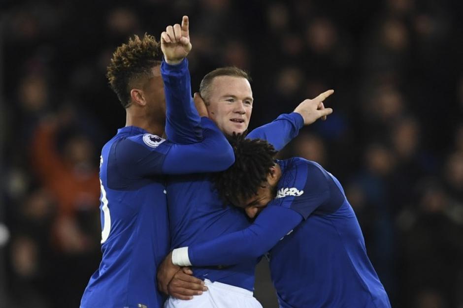 Rooney anotó tres goles, uno de ellos un verdadero golazo. (Foto: AFP)&nbsp;