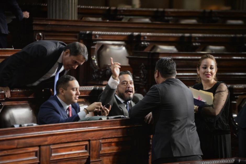 Los diputados recibirán Q29 mil 150 de aguinaldo en lugar de los 9 mil 550 que obtuvieron por el bono 14. (Foto: Wilder López/Soy502)