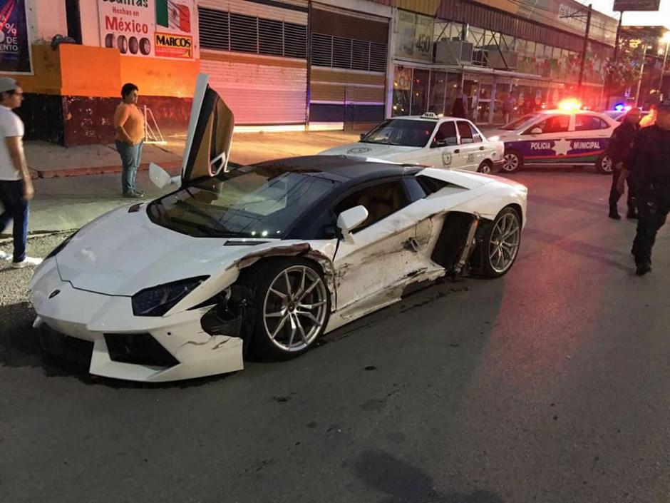 El propietario del Lamborghini no solicit&oacute; que el taxista le reparara el veh&iacute;culo. (Foto: @torreon/Twitter)