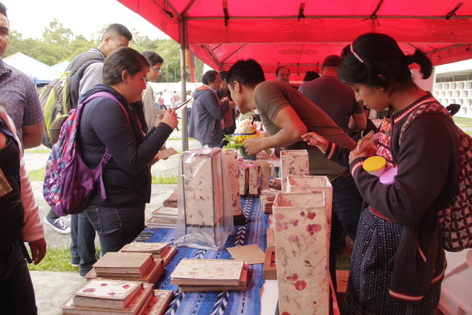 Este evento busca que los estudiantes expongan sus ideas ante el p&uacute;blico. (Foto: Fredy Hern&aacute;ndez/Soy502)