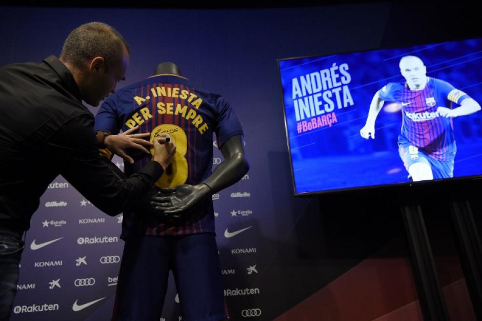 Andr&eacute;s Iniesta terminar&aacute; su carrera vestido de azulgrana. (Foto: AFP)&nbsp;