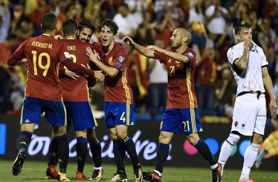 La Selecci&oacute;n de Espa&ntilde;a se clasifica al Mundial de Rusia 2017. (Foto: AFP)