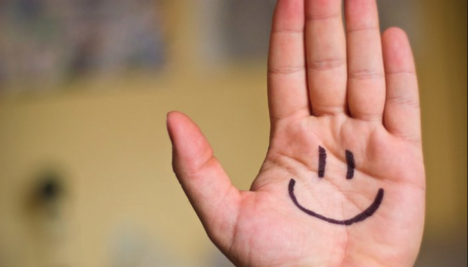 El nivel de felicidad sufre una curva entre los 20 a&ntilde;os y lo 50, seg&uacute;n expertos. (Foto: La Tercera)