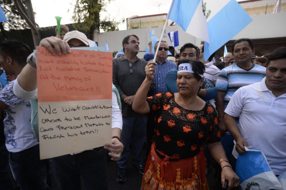 Algunos inquilinos de los mercados de la Ciudad de Guatemala se sumaron a la protesta. (Foto: Wilder L&oacute;pez/Soy502)