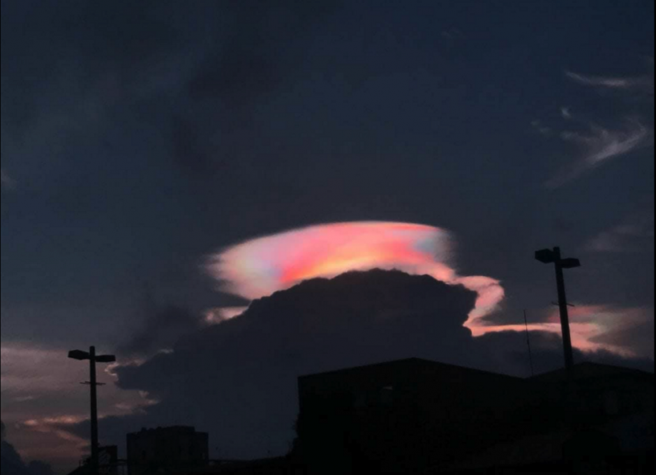 Los guatemaltecos fueron testigos de nubes iridiscentes. (Foto: Jonathan Ávila/Facebook) 