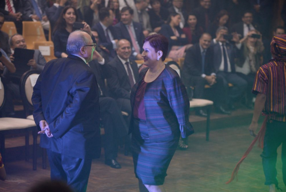 La Fiscal General bail&oacute; el son junto al Presidente de la CSJ. (Foto: Wilder L&oacute;pez/Soy502)