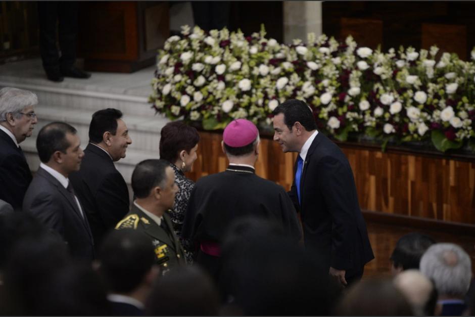 El presidente Jimmy Morales y la Fiscal General, Thelma Aldana, se encontraron en la toma de posesión del nuevo presidente de la CSJ. (Foto: Wilder López/Soy502)&nbsp;