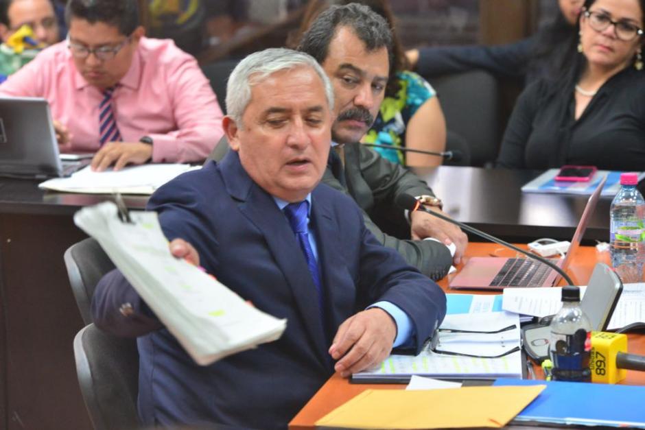 Otto P&eacute;rez Molina se defiende ante el juez Miguel &Aacute;ngel G&aacute;lvez. (Foto: Jes&uacute;s Alfonso/Soy502).&nbsp;