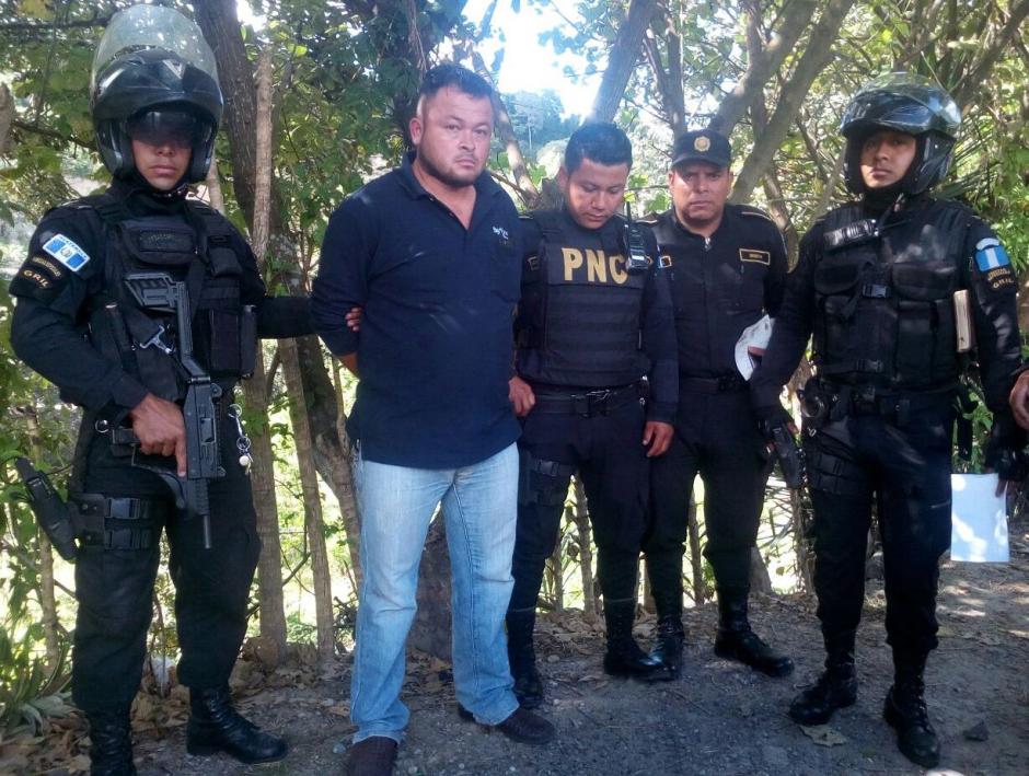 Las autoridades detuvieron a dos hombres con &oacute;rdenes de extradici&oacute;n hacia Estados Unidos. (Foto: PNC)