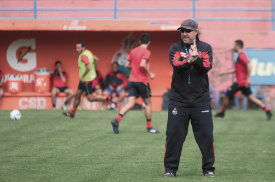 Municipal despide a su director técnico, Gustavo Machaín